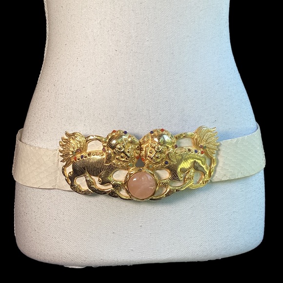 Vintage 1980’s Judith Lieber Foo Dogs Python & Gemstone Belt. (mc) - Picture 2 of 16